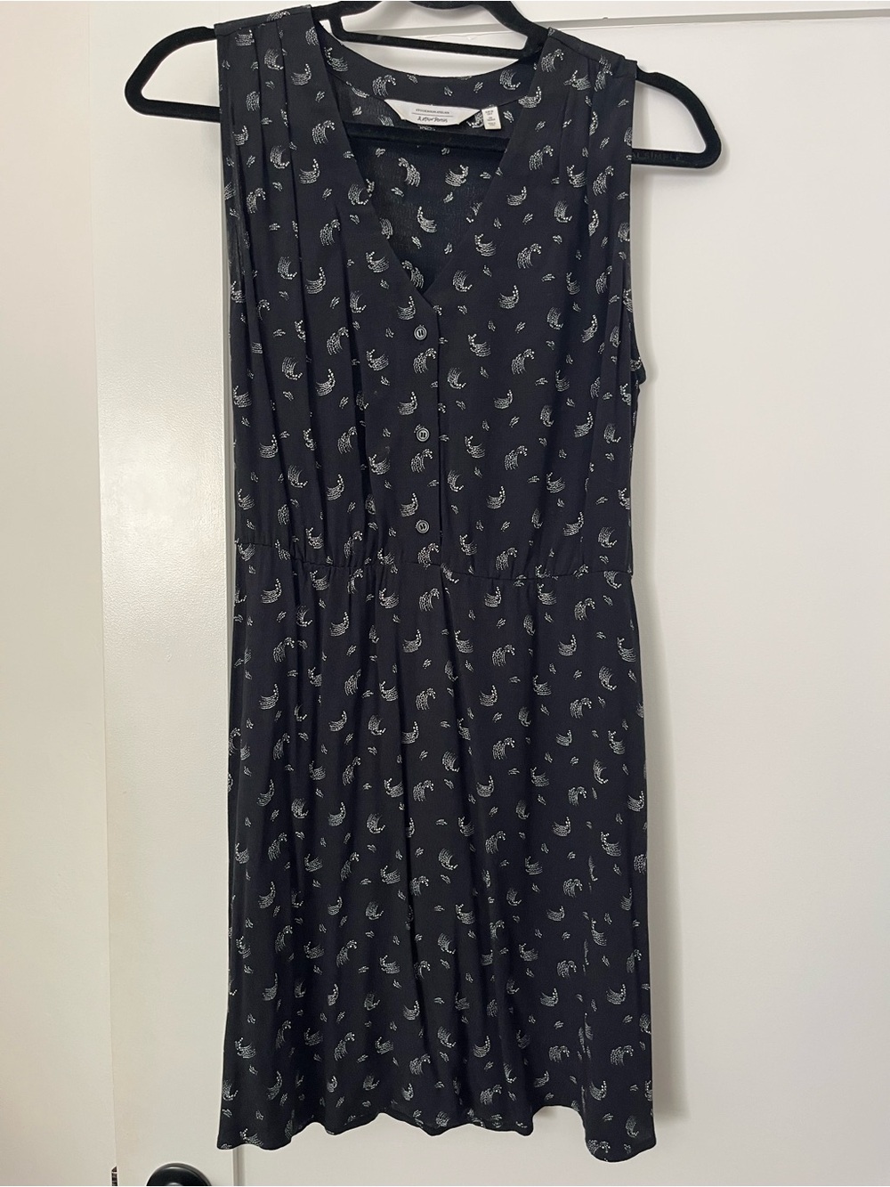 & Other Stories Shooting Star Black Sleeveless Button-Front Floral Print Dress